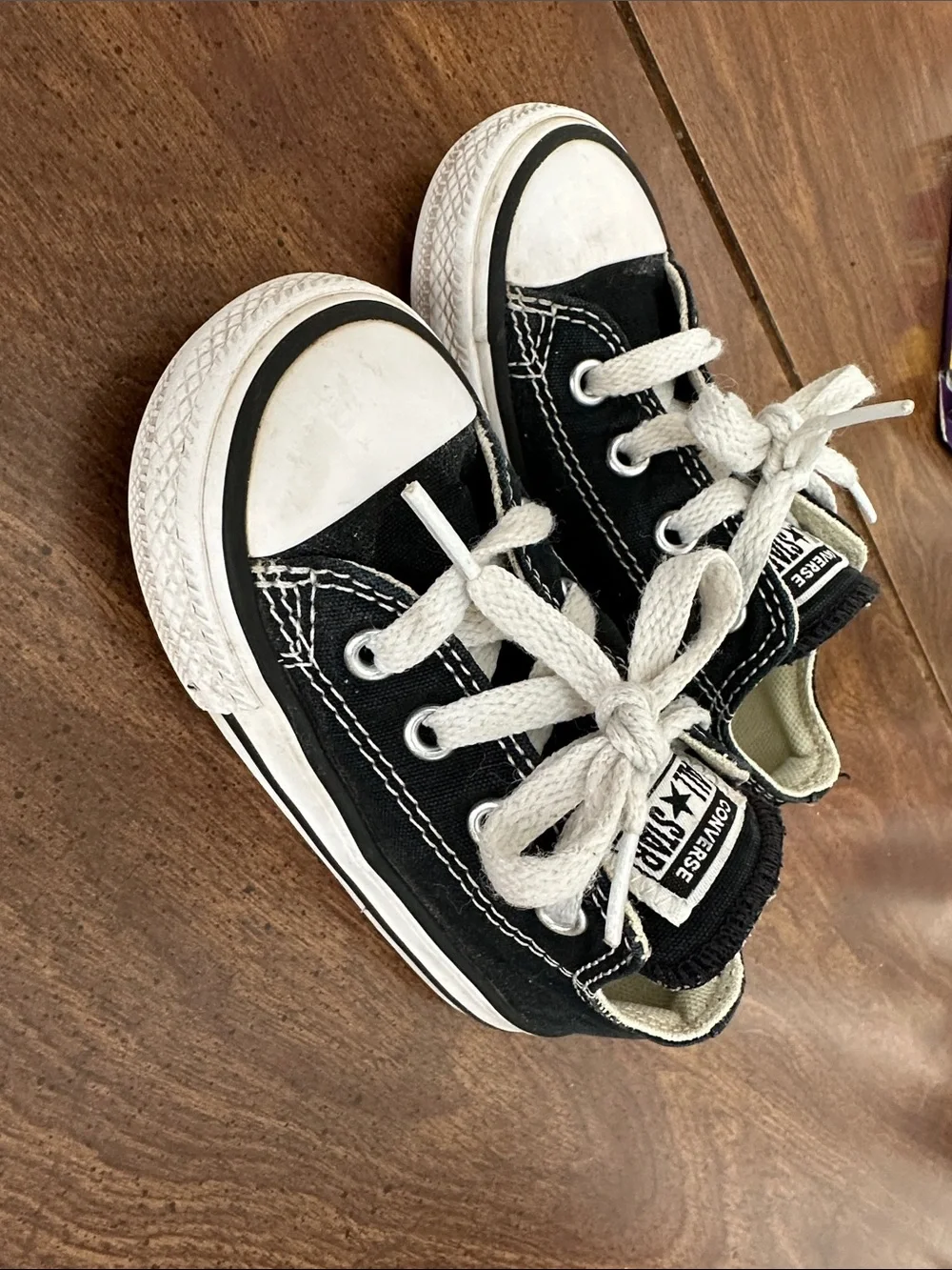 Converse classic low